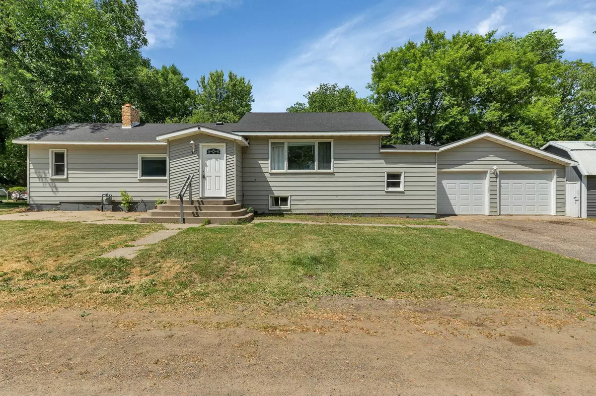 Little Falls, MN 56345,313 11th ST SW