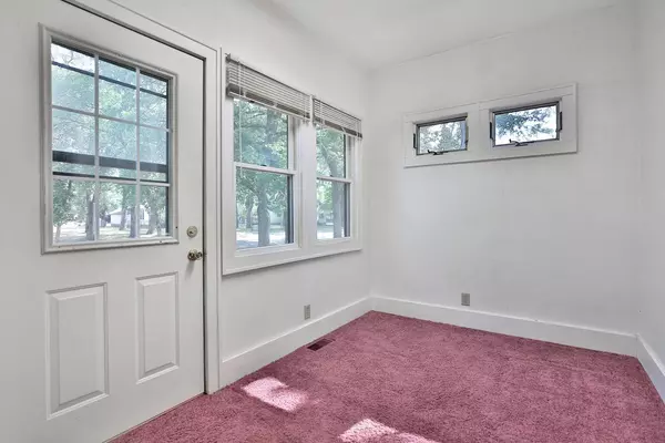 North Branch, MN 55056,6683 Main ST