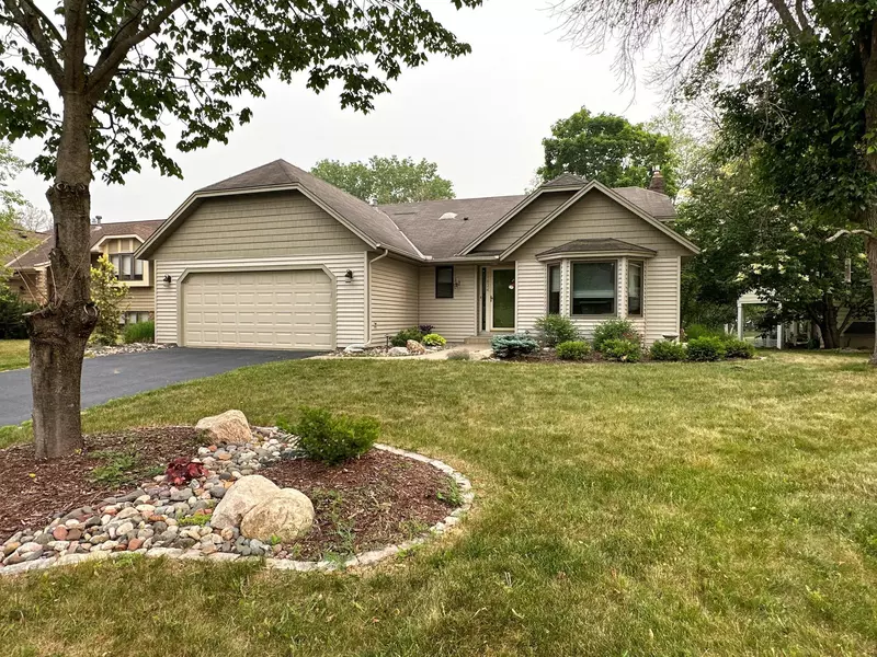 14624 Hanover LN, Apple Valley, MN 55124