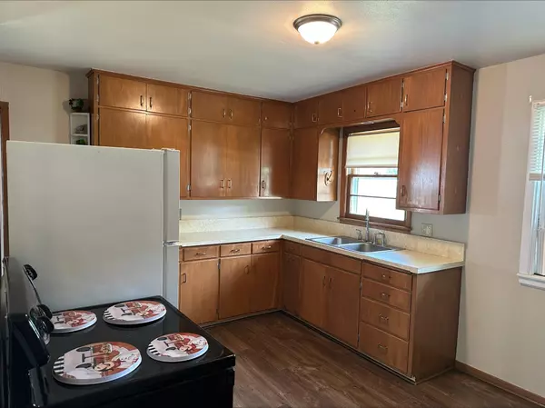 Elbow Lake, MN 56531,720 2nd ST SE