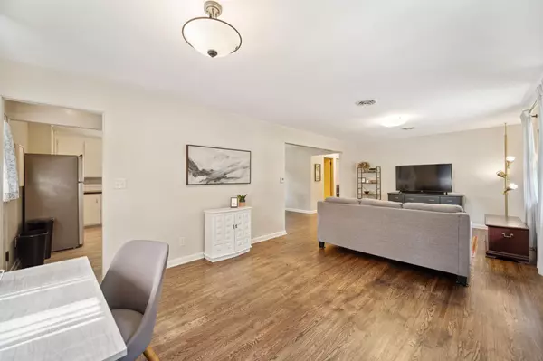 Owatonna, MN 55060,127 SW University ST