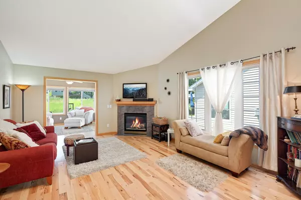 Savage, MN 55378,6522 Brook LN