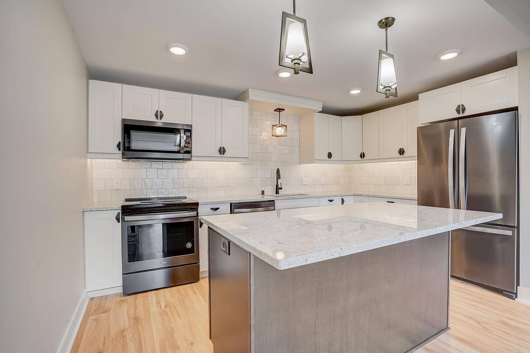 10521 Cedar Lake RD #311, Minnetonka, MN 55305