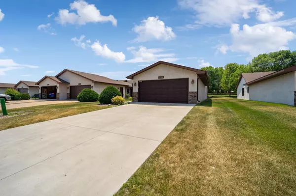 Shakopee, MN 55379,1868 Vierling DR E