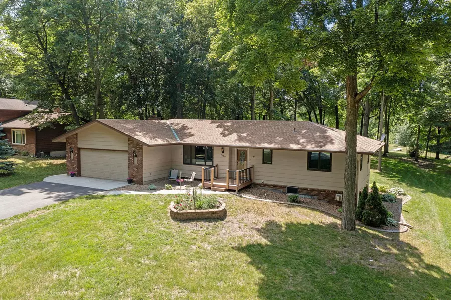 17150 Johanna DR, Prior Lake, MN 55372