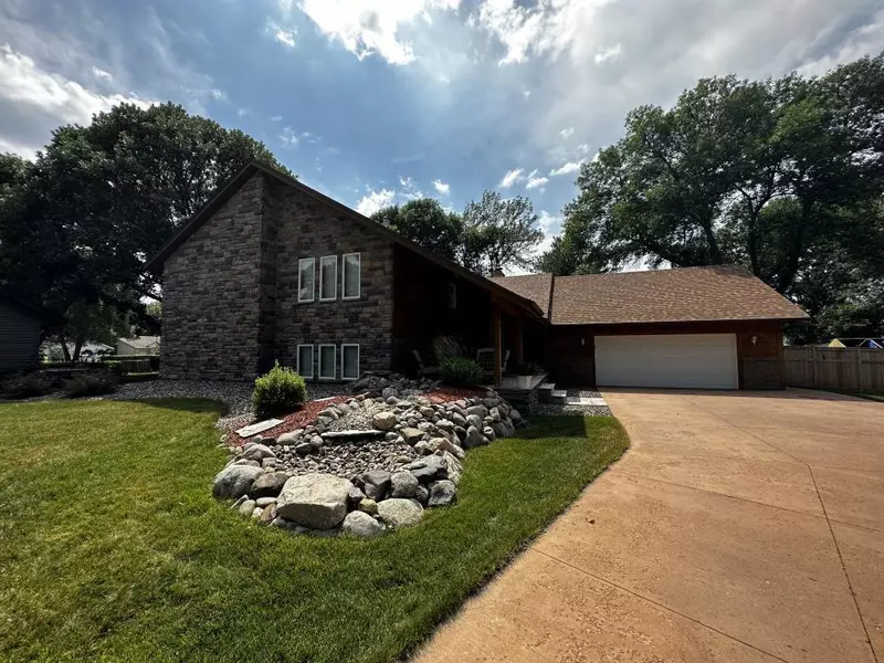 912 Westlyn CT, Farmington, MN 55024