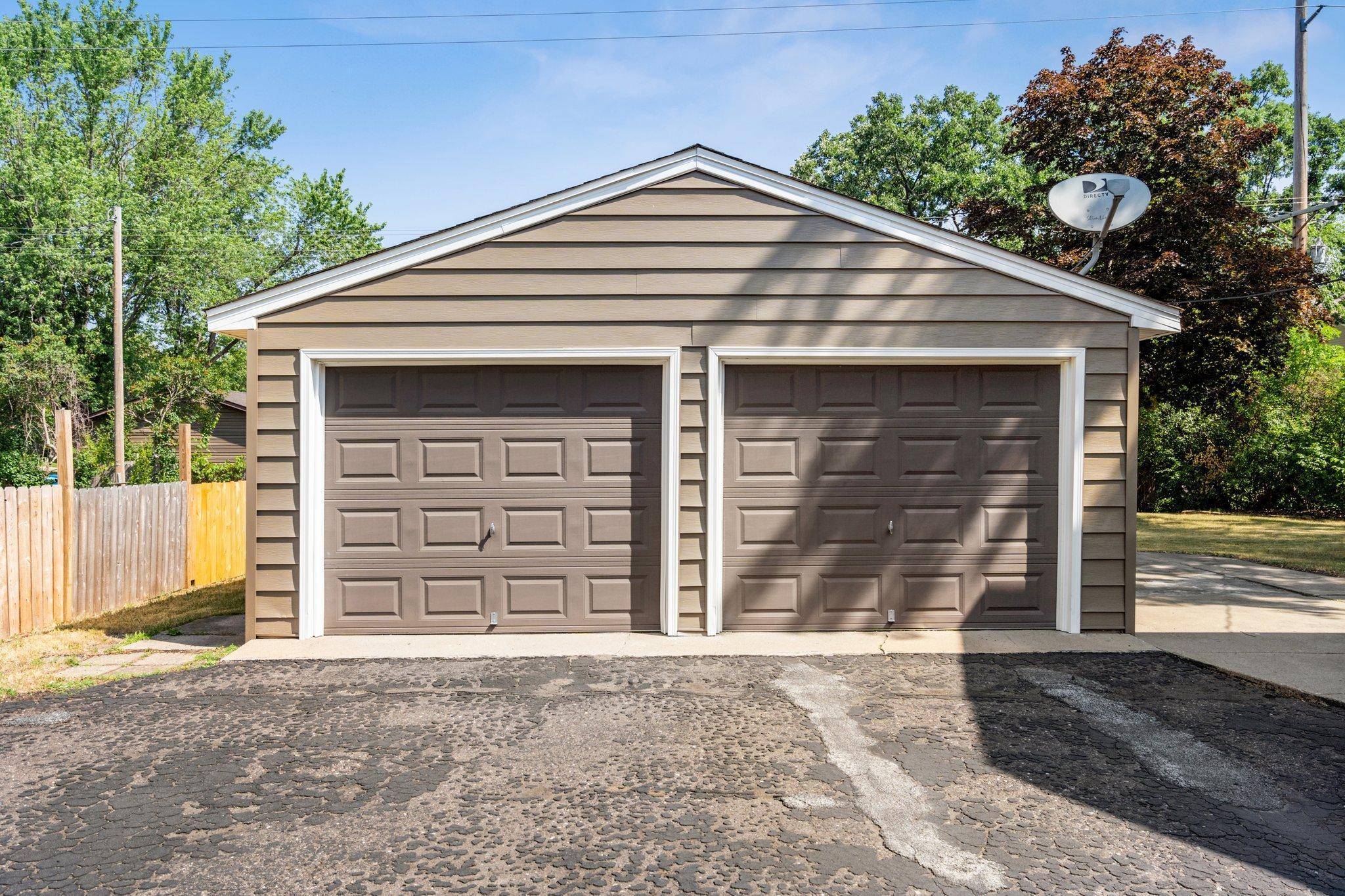Coon Rapids, MN 55448,551 109th AVE NW