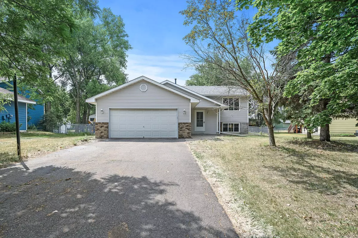 Coon Rapids, MN 55433,548 84th CIR NW