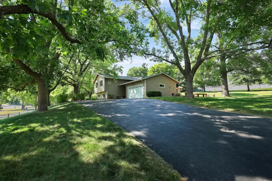 5280 W 137th ST, Savage, MN 55378