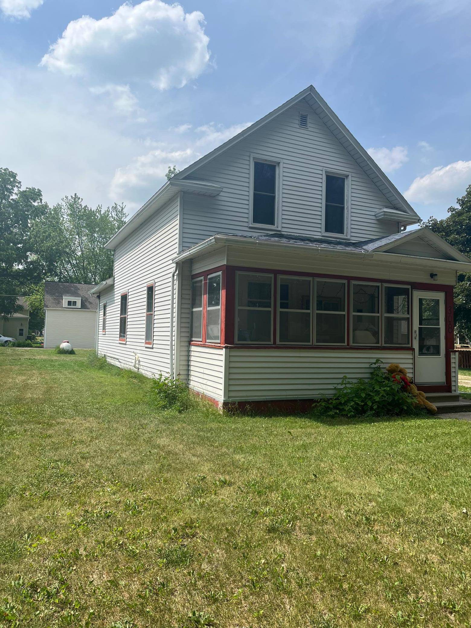 308 9th ST N, Kerkhoven, MN 56252