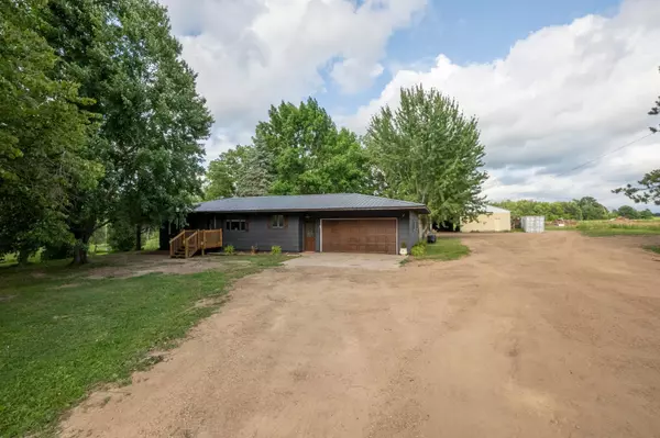 132 20th ST, Clear Lake Twp, WI 54005