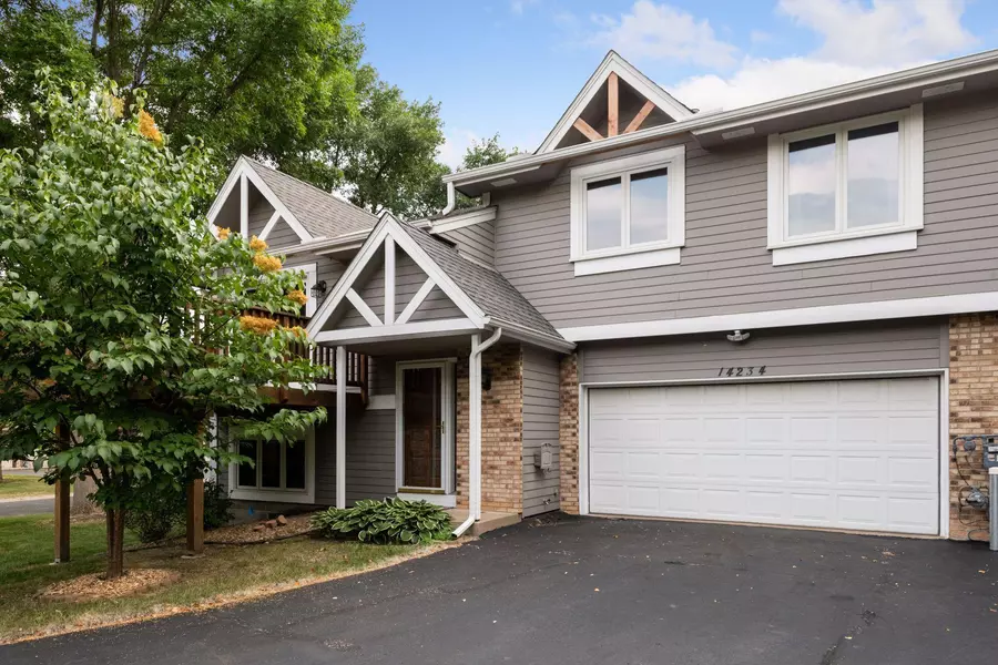 14234 Towers LN, Eden Prairie, MN 55347
