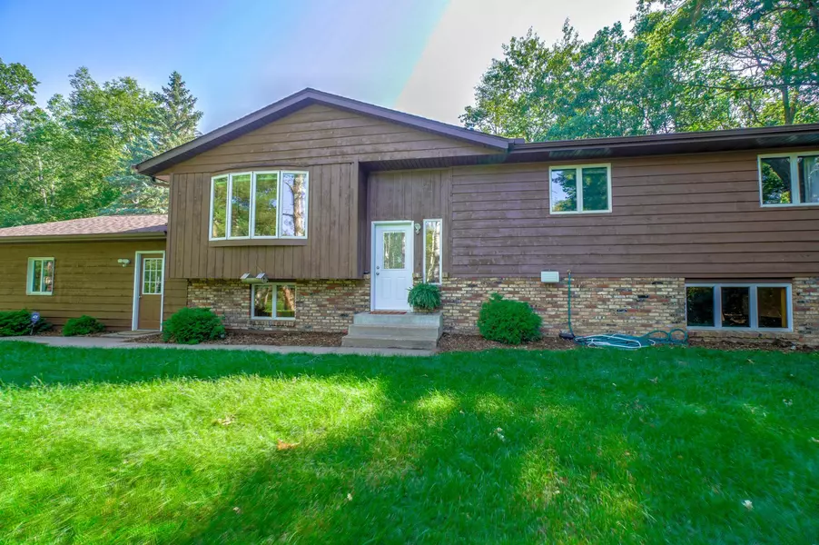473 Country View RD, Hudson Twp, WI 54016