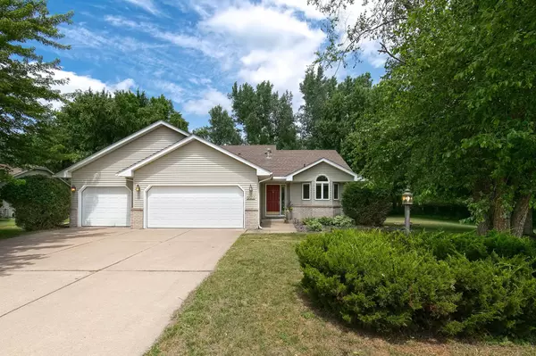 407 8th AVE NW, Forest Lake, MN 55025