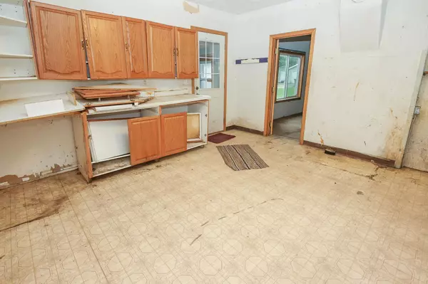 Melrose, MN 56352,112 Main ST W