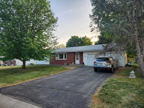 6580 Countryside DR, Eden Prairie, MN 55346