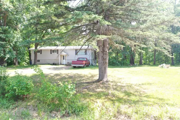 11501 Lundquist RD, Grantsburg, WI 54840