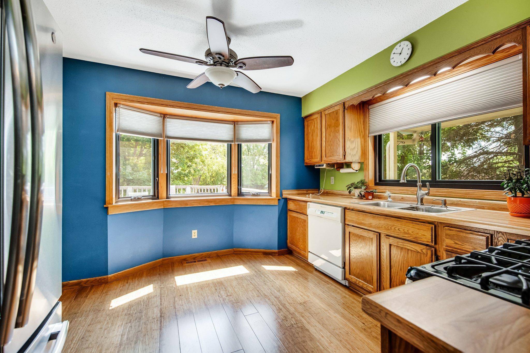 Chanhassen, MN 55317,7031 Redwing LN