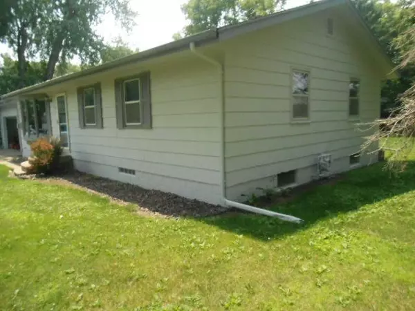 Windom, MN 56101,2220 Cottonwood Lake DR