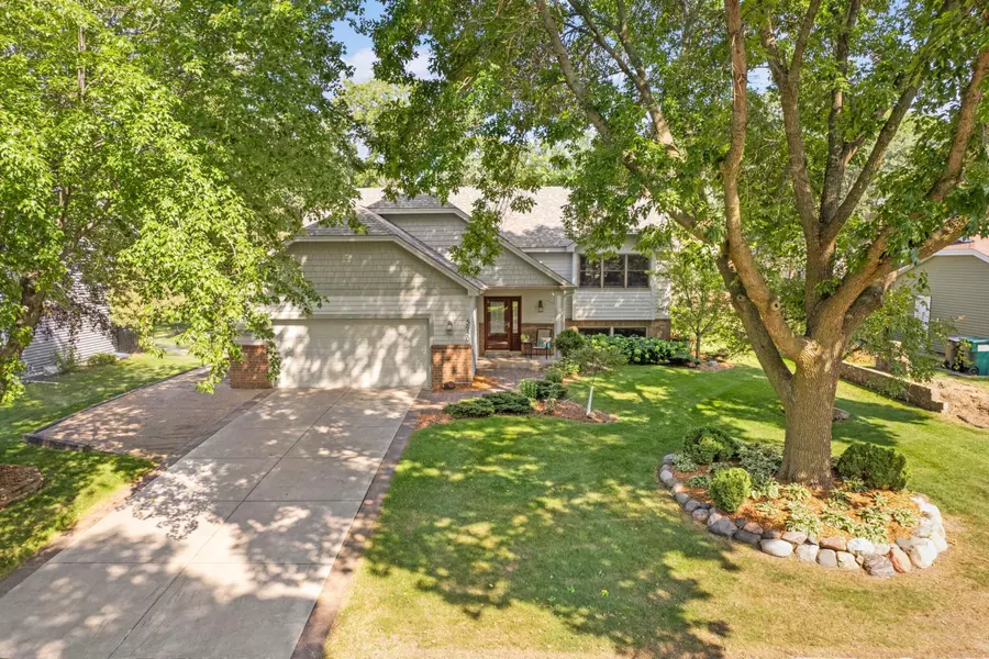 5950 Birchwood ST, Shoreview, MN 55126