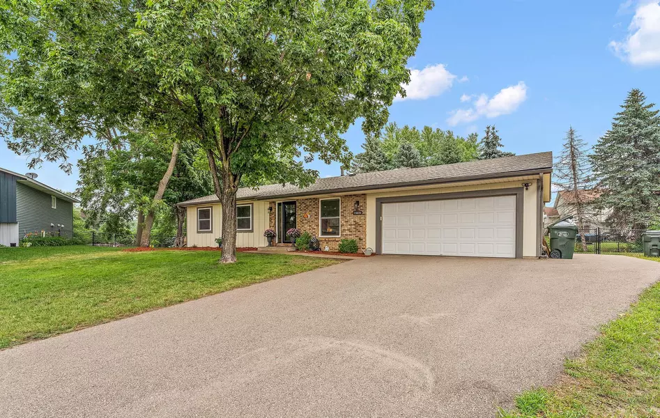 15628 Harmony CT, Apple Valley, MN 55124