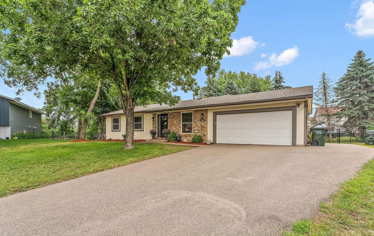 Apple Valley, MN 55124,15628 Harmony CT