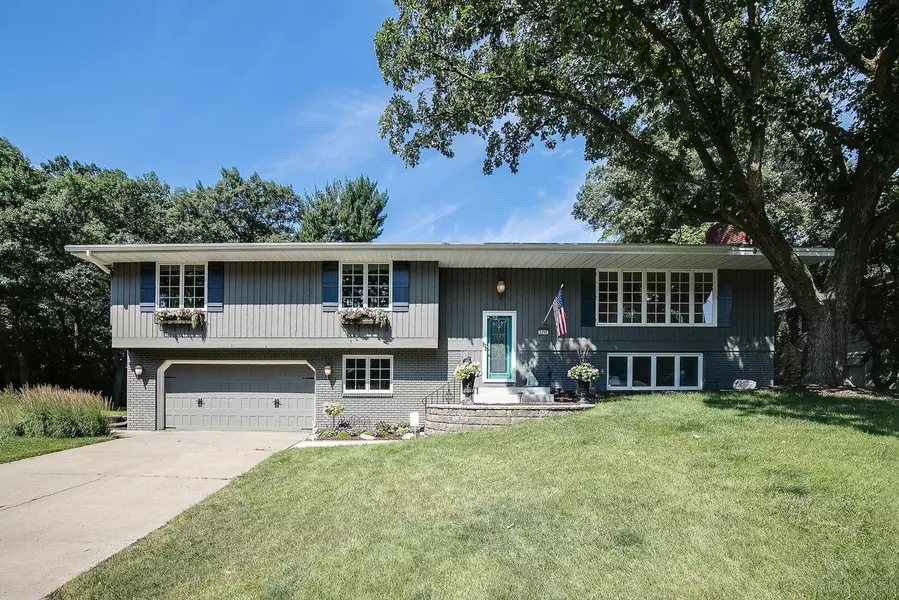 5250 Saint Imier DR, Fridley, MN 55421