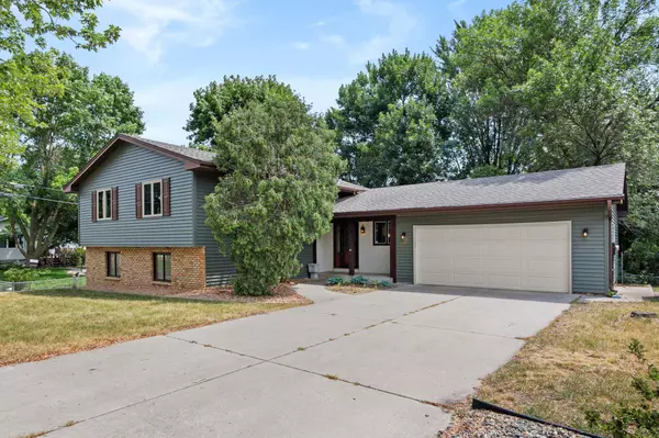 2079 Erin CT, New Brighton, MN 55112