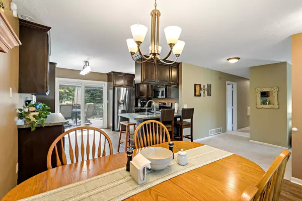 Eagan, MN 55123,4560 E Greenleaf DR