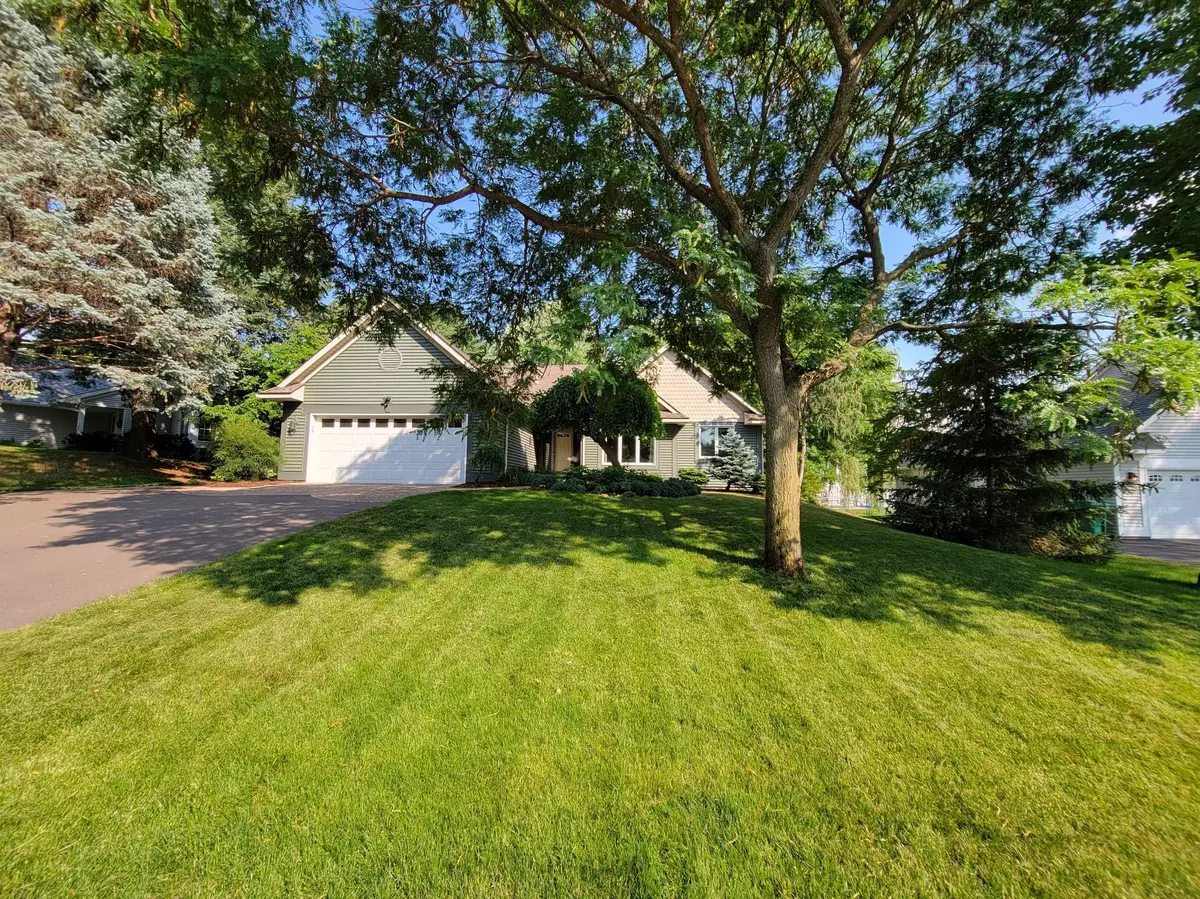 Vadnais Heights, MN 55127,648 Willow Grove LN