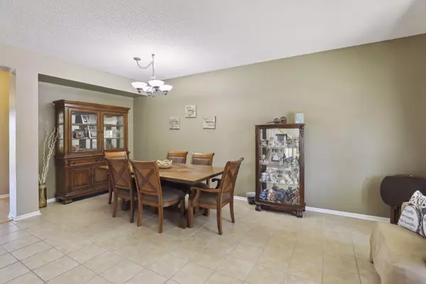 Chaska, MN 55318,2298 Clover Field DR