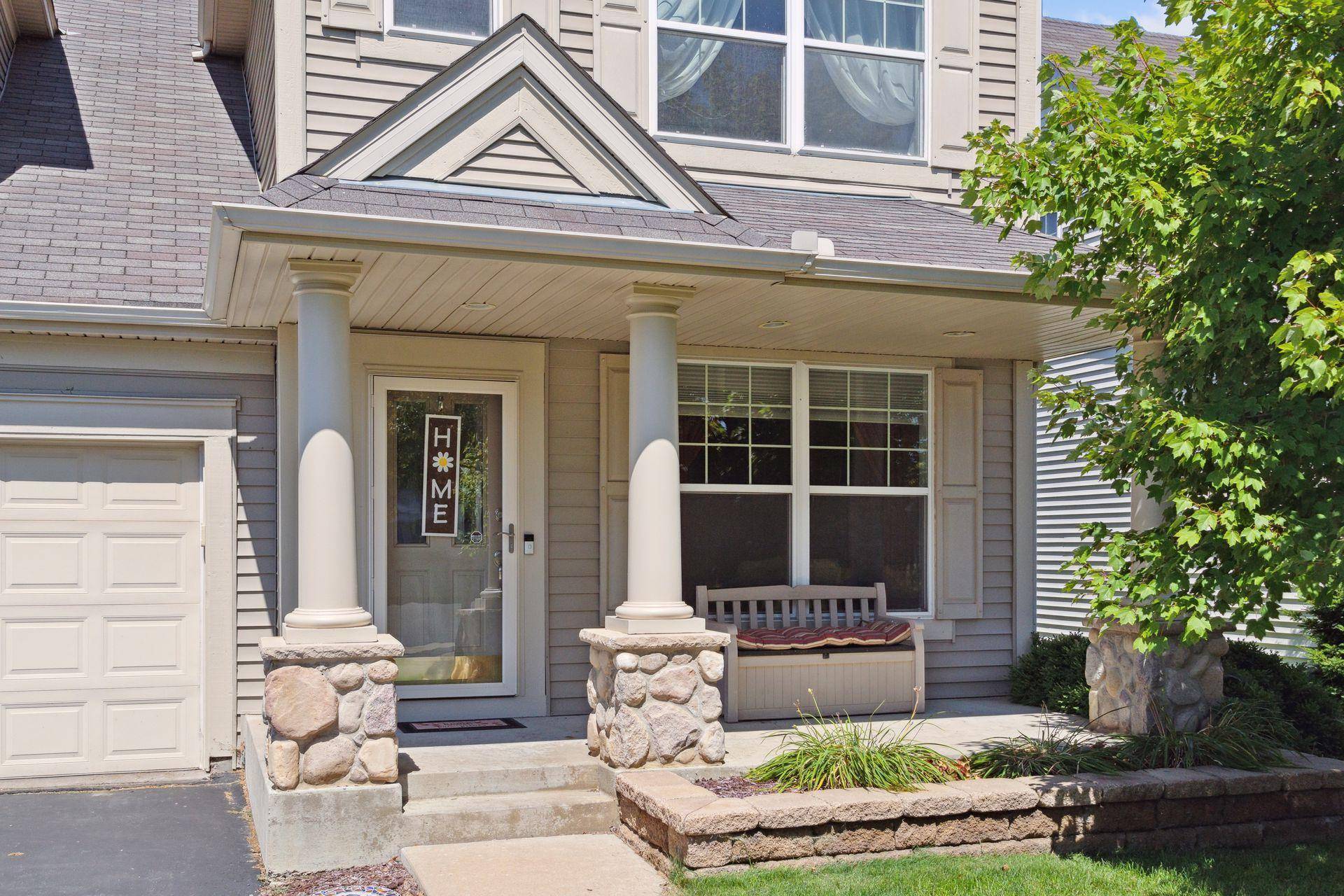 Chaska, MN 55318,2298 Clover Field DR