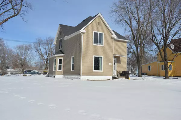 Truman, MN 56088,406 E Ciro ST