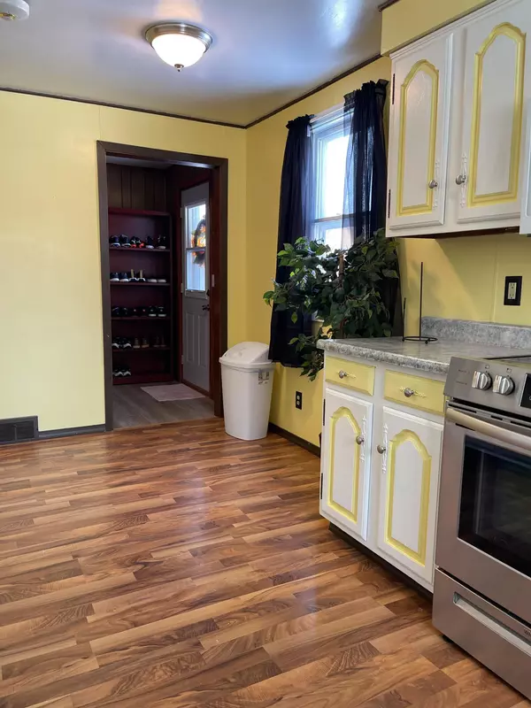 Truman, MN 56088,406 E Ciro ST