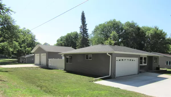 1520 N 6th ST,  Montevideo,  MN 56265