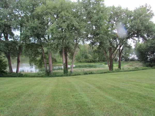 Fairmont, MN 56031,4 N Joy LN