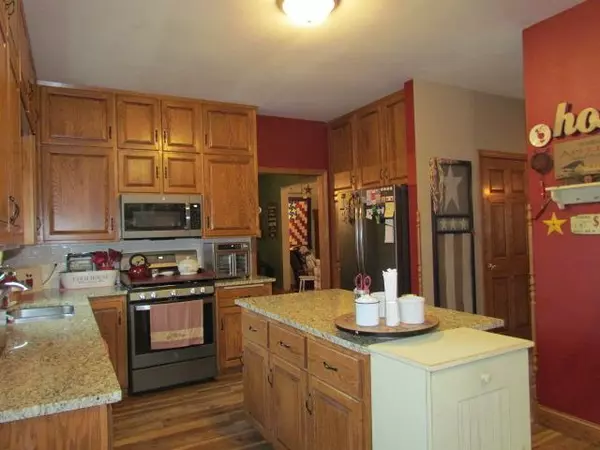 Fairmont, MN 56031,4 N Joy LN