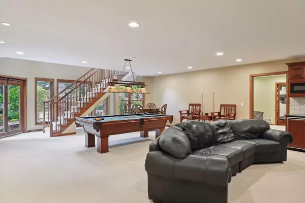 Minnetonka, MN 55345,4888 Woodhurst LN