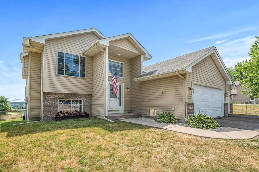 21555 Ash CT, Rogers, MN 55374