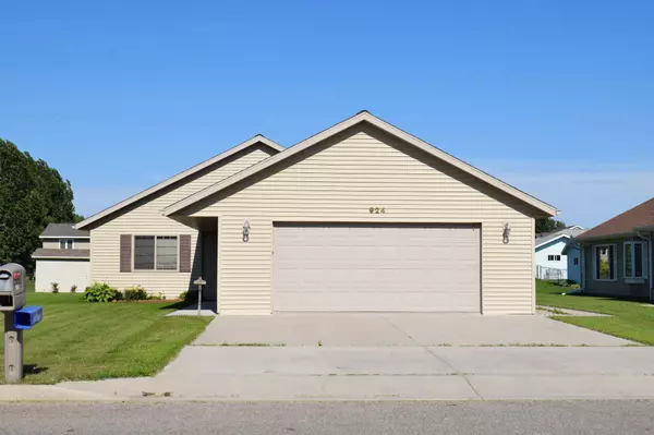 924 Alice DR, Thief River Falls, MN 56701