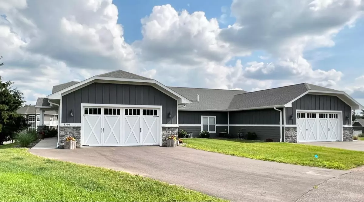 Altoona, WI 54720,1308 Cypress CT