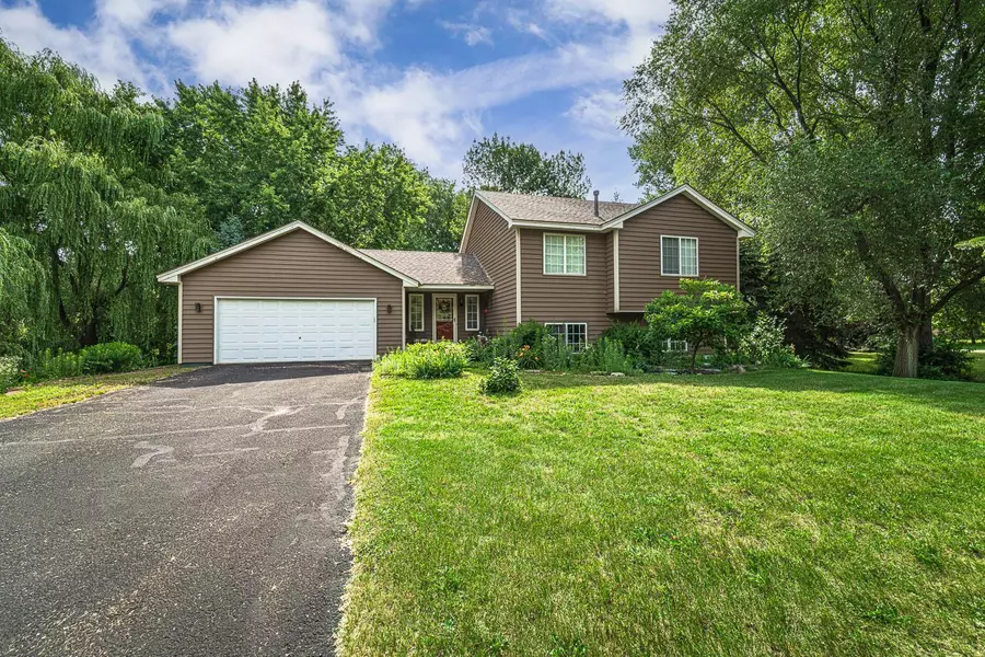 5890 Otter View TRL, White Bear Twp, MN 55110