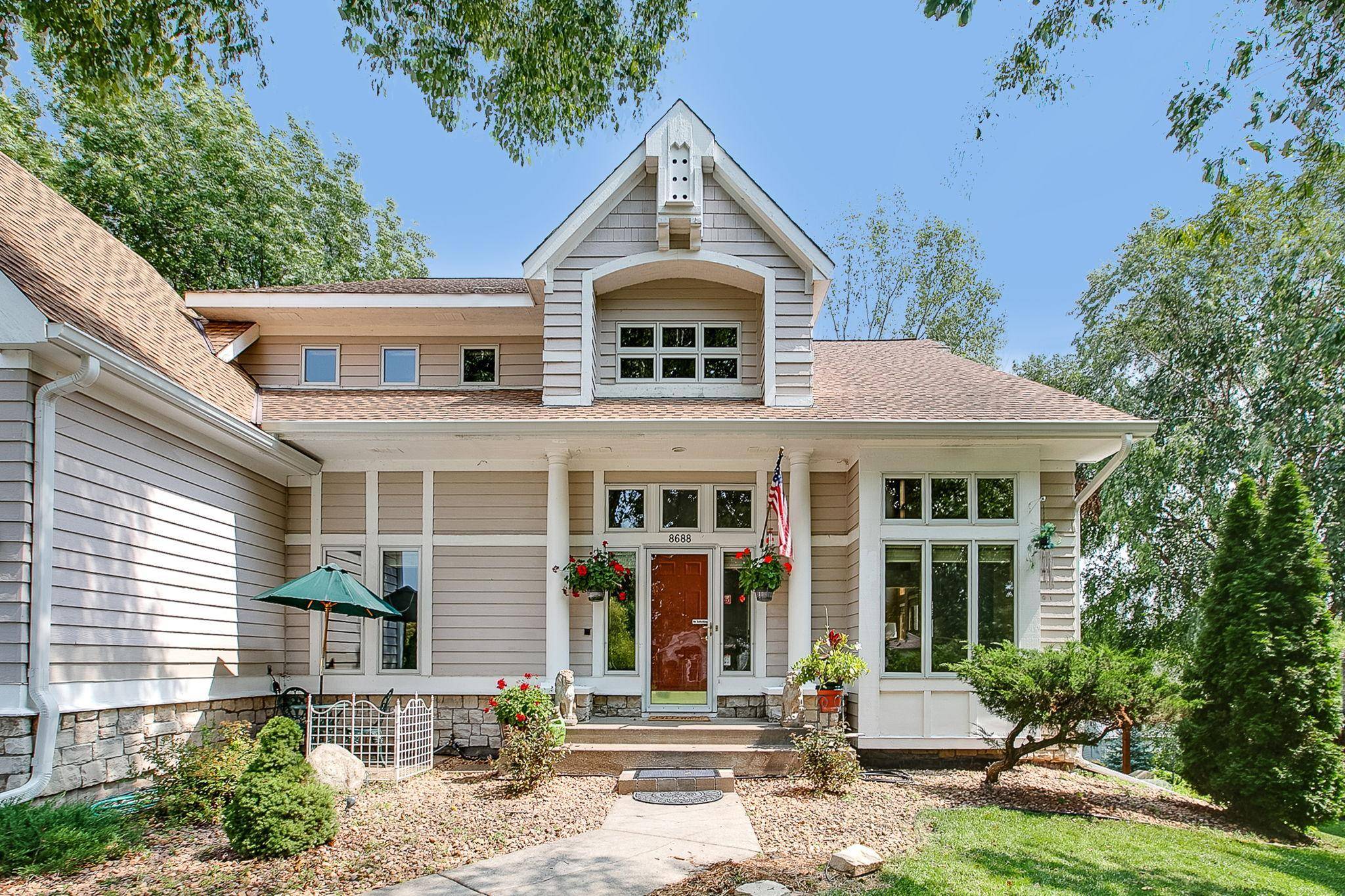 Maple Grove, MN 55311,8688 Comstock LN N