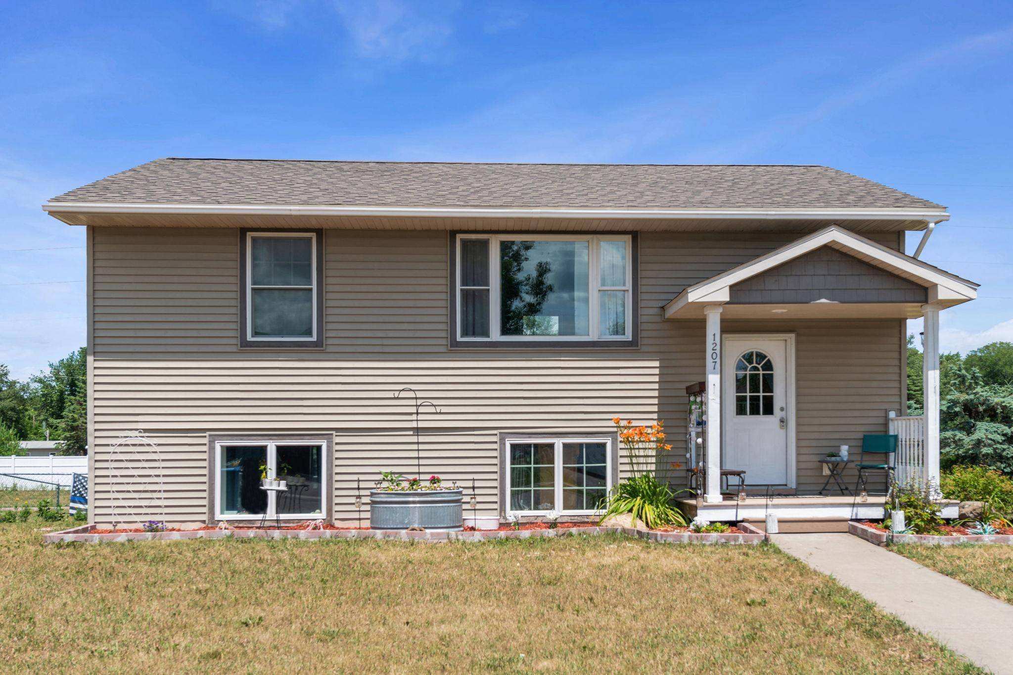 1207 Rich River WAY, New Richmond, WI 54017