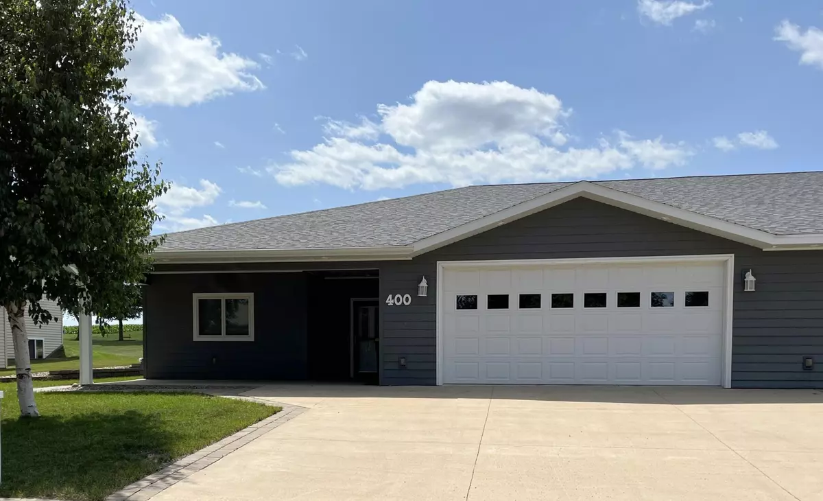 Windom, MN 56101,400 Riverbluff DR