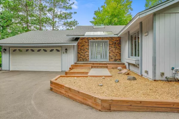 Edina, MN 55439,7011 Valley View RD