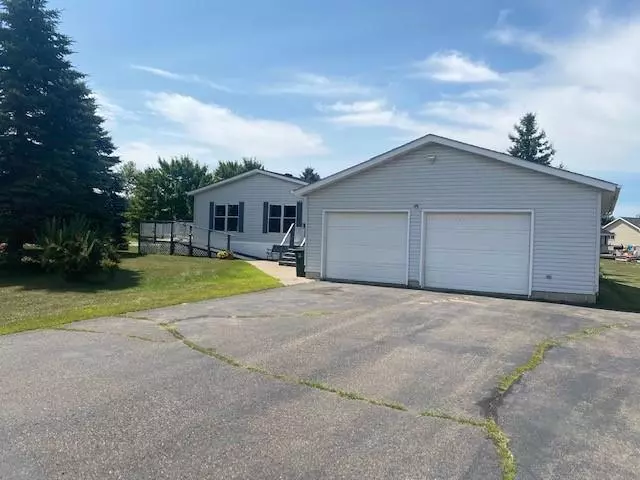 Randall, MN 56475,202 Elk River CT