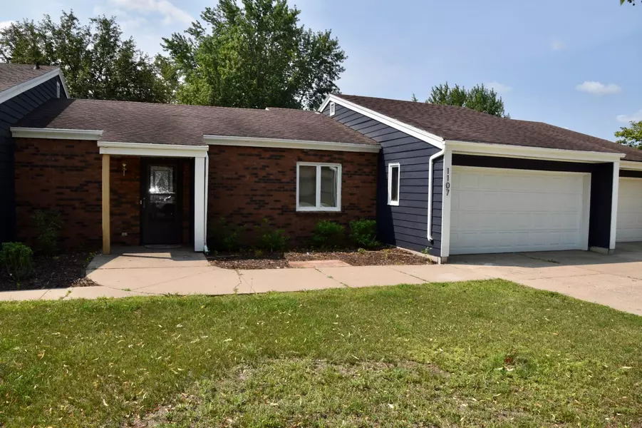 1107 6th ST NE, Sibley, IA 51249