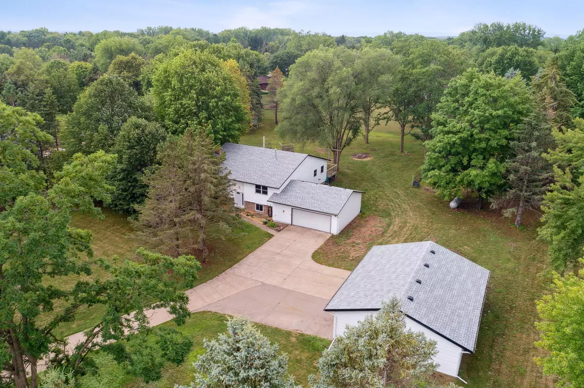 Hudson, WI 54016,495 Park LN