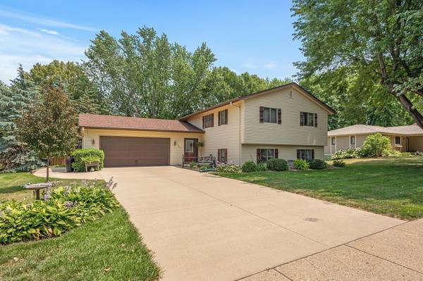 732 Lathrop DR,  Northfield,  MN 55057